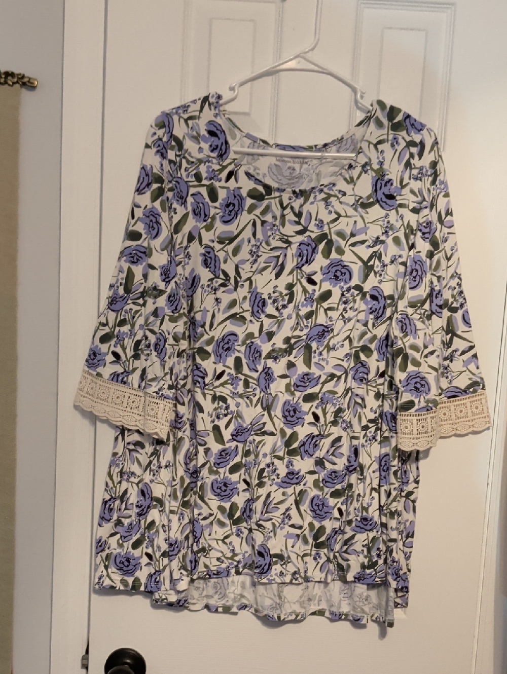 Woman Within Lavender Floral Scoop Neck Tunic with Cream Lace Trim Sz 18/20 NWOT